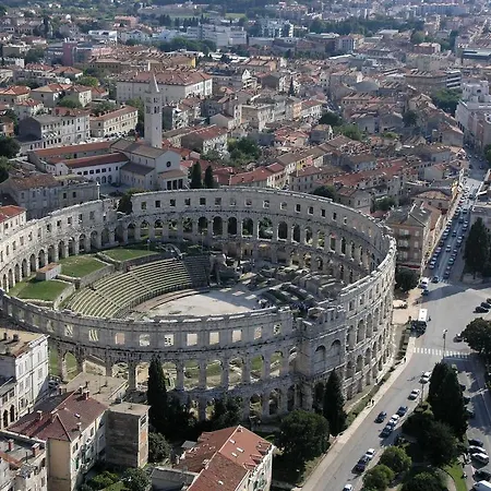 Апартаменты Tea Пула