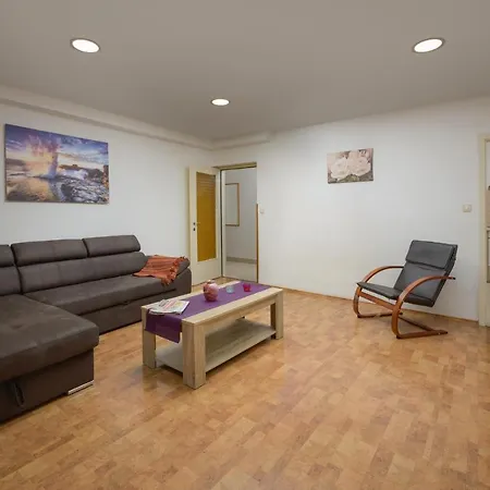 Tea Apartment *