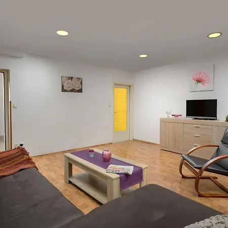 Tea Apartment